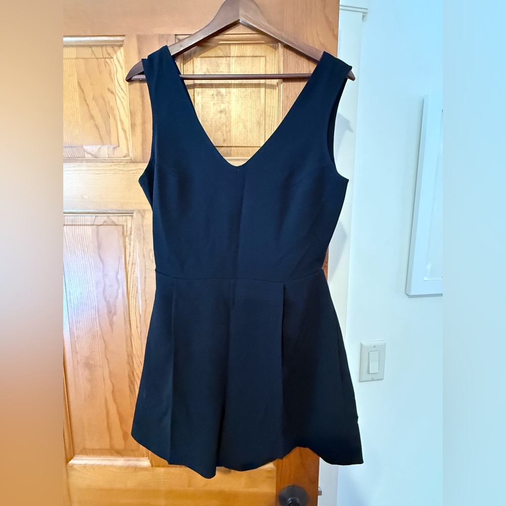 Black size 6 Club Monaco romper. Open back. Great condition